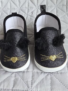 Girls Black Glitter Cat Moccasins with Gold Heart Detail